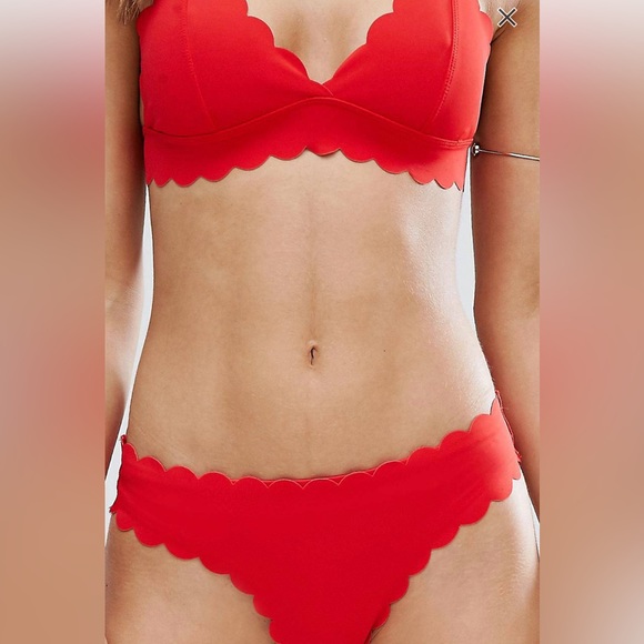 Missguided Scalloped Edge Bikini Brief & Top - Picture 7 of 8